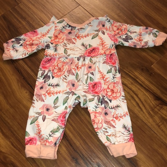 Never worn  0-3 months baby girl onesie - Picture 6 of 6